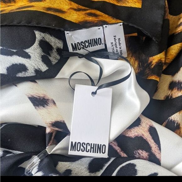 MOSCHINO Women's Silk Animal Printed Large square logo Scarf Size 35x35 - Picture 7 of 10